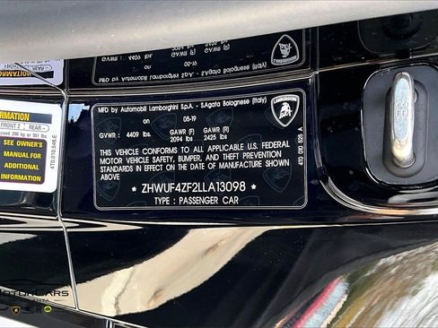 Used 2020 Lamborghini Huracan EVO image 26