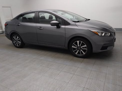 Used 2021 Nissan Versa SV FWD image 11