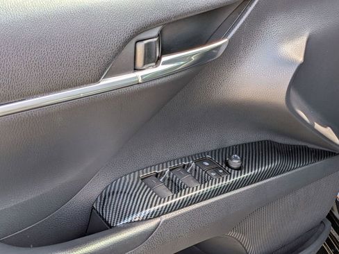 Used 2023 Toyota Camry SE image 14