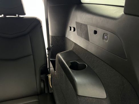 Used 2025 Cadillac XT6 Premium Luxury image 35