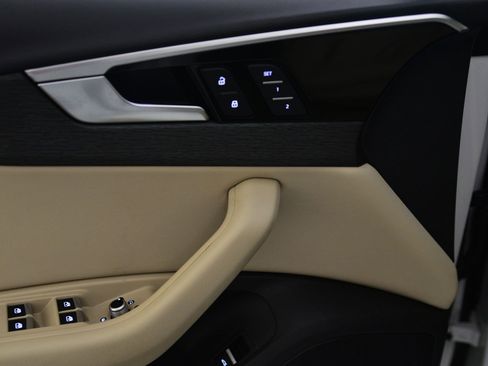 Used 2023 Audi A4 2.0T Premium w/ Convenience Package image 11