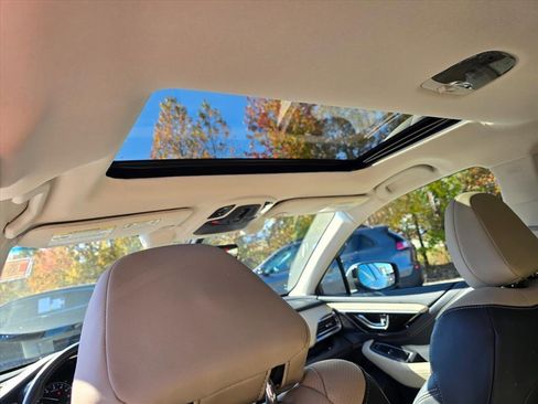 Used 2022 Subaru Outback Limited image 8