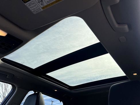 Certified 2023 Nissan Rogue SV w/ SV Premium Package image 19