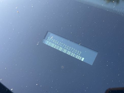 Certified 2025 Kia Sorento LX FWD image 11