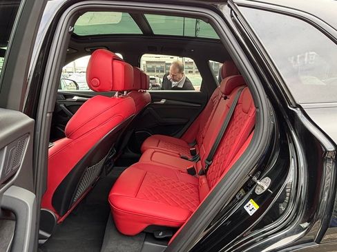 Used 2024 Audi SQ5 Premium Plus w/ Premium Plus Package image 18