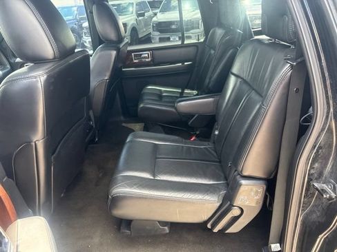 Used 2015 Lincoln Navigator L 4WD image 25