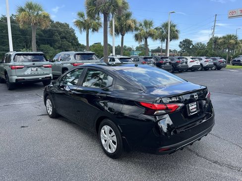 Used 2025 Nissan Versa S FWD image 8