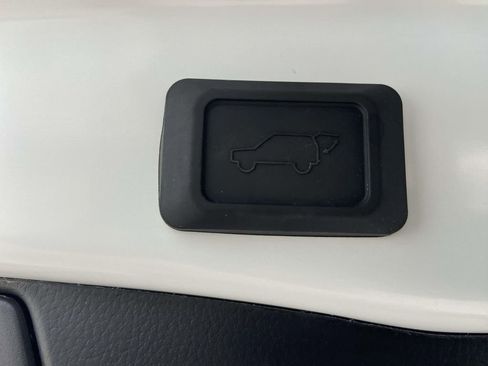 Used 2025 Toyota RAV4 XLE Premium FWD image 11