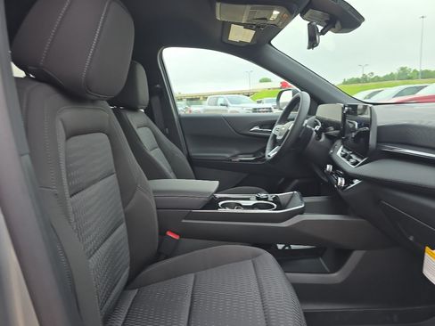 New 2026 Chevrolet Equinox LT w/ Safety and Technology Package FWD image 13