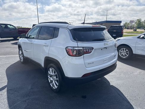 Used 2023 Jeep Compass Latitude AWD/4WD image 5