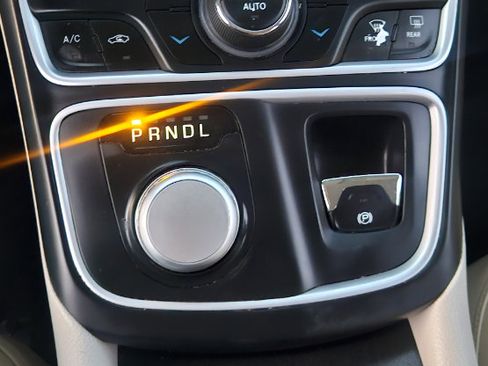 Used 2016 Chrysler 200 Limited image 20