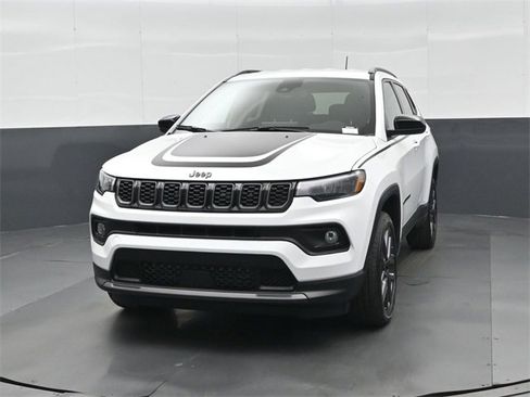 New 2026 Jeep Compass Latitude image 8