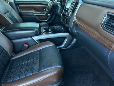 Used 2016 Nissan Titan Platinum Reserve AWD/4WD image 15