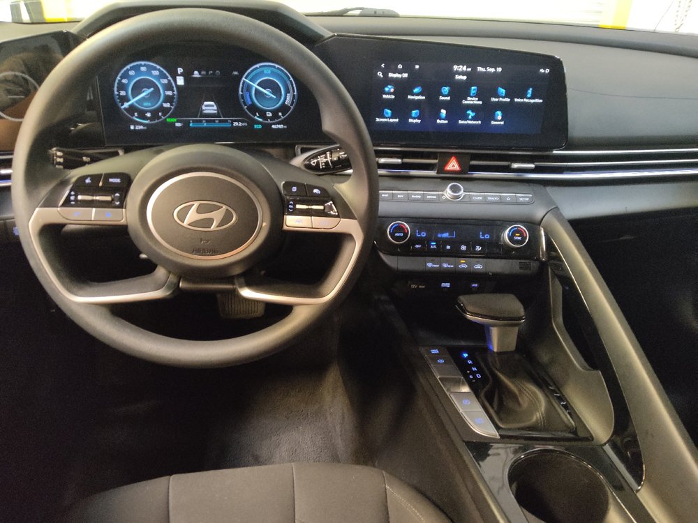 Used 2024 Hyundai Elantra Blue FWD image 22