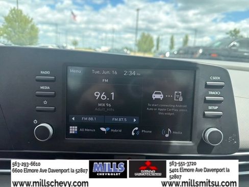 Used 2025 Hyundai Elantra Hybrid FWD image 15