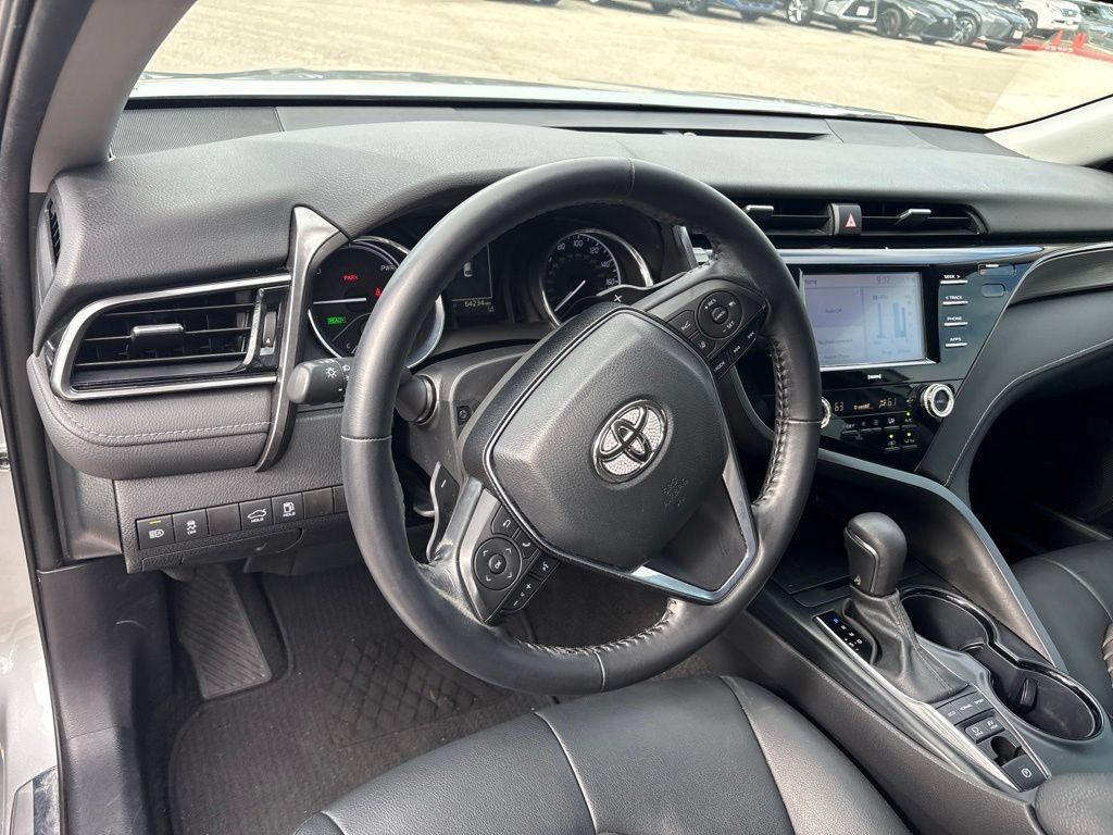 Used 2020 Toyota Camry SE FWD image 12