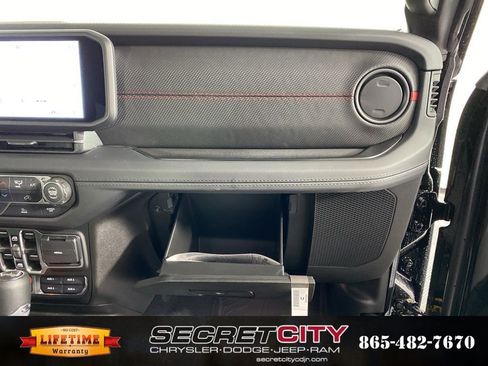 New 2026 Jeep Wrangler Unlimited Rubicon w/ Steel Bumper Group image 32