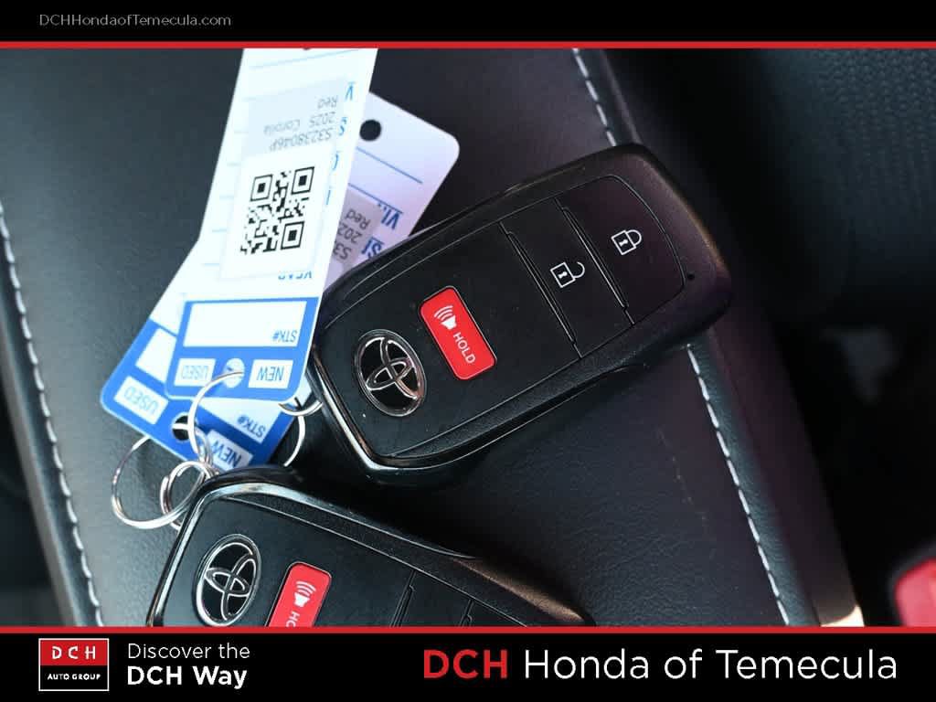 Used 2025 Toyota Corolla SE w/ SE Package FWD image 8