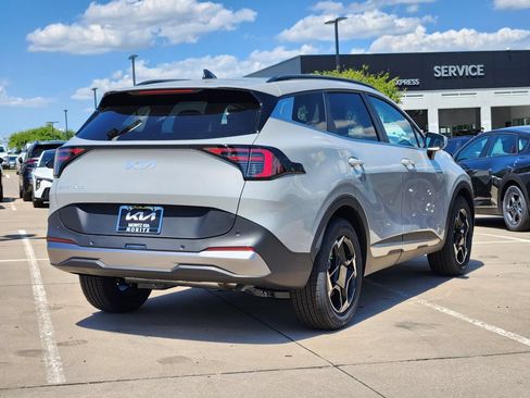 New 2026 Kia Sportage EX w/ EX Panorama Roof Package FWD image 4