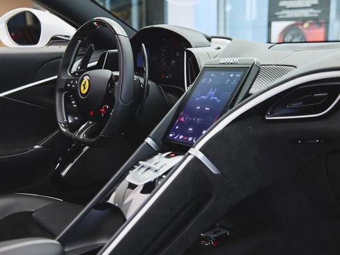 Used 2024 Ferrari Roma Spider image 37