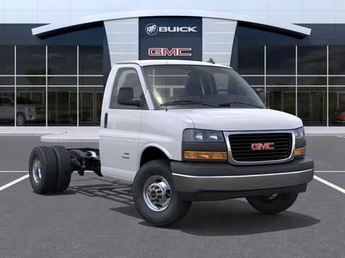 New 2026 GMC Savana 3500 w/ Power Convenience Package RWD image 35