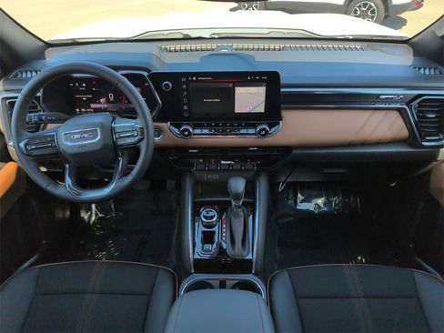 Used 2025 GMC Canyon AT4 image 14