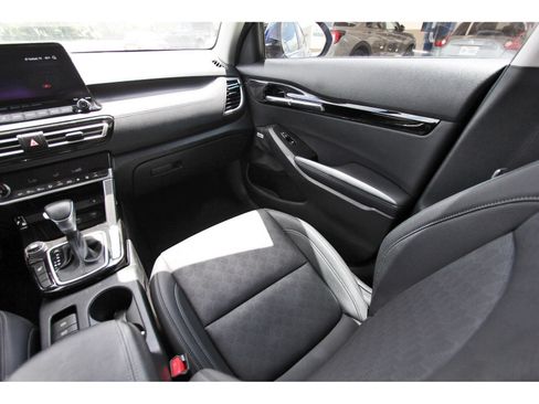 Used 2023 Kia Seltos SX AWD/4WD image 12