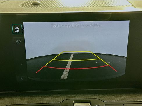 Used 2025 Kia K4 LXS image 23