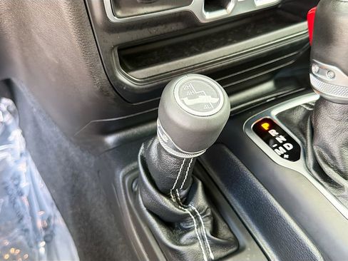 Used 2020 Jeep Wrangler Unlimited Sahara image 29