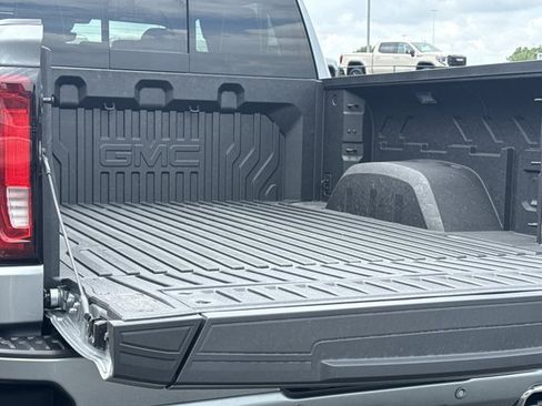 New 2026 GMC Sierra 1500 Denali Ultimate w/ LPO, Black Badging Package AWD/4WD image 10