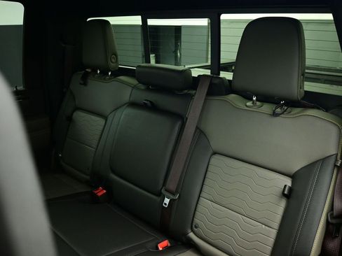 Used 2024 Chevrolet Silverado 2500 ZR2 w/ Technology Package image 59