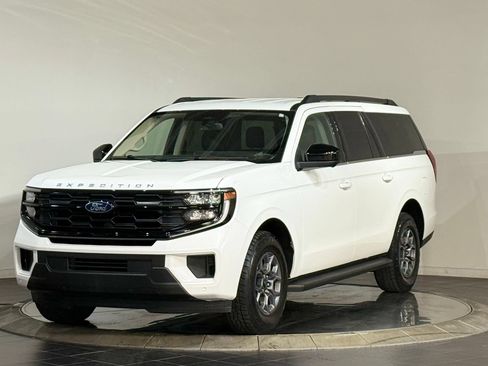 Used 2025 Ford Expedition Max Active AWD/4WD image 5