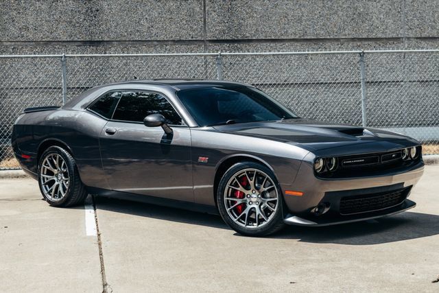 Used 2015 Dodge Challenger SRT w/ Technology Group RWD image 42