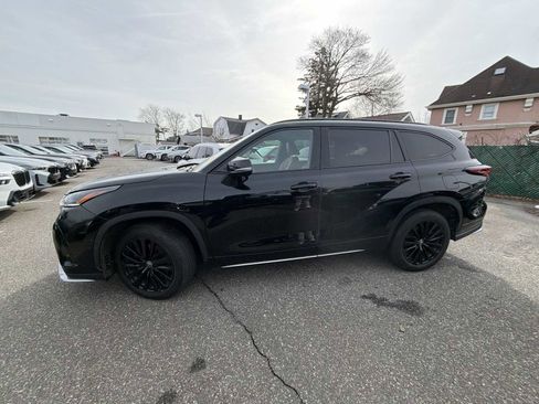 Used 2024 Toyota Highlander XSE image 3