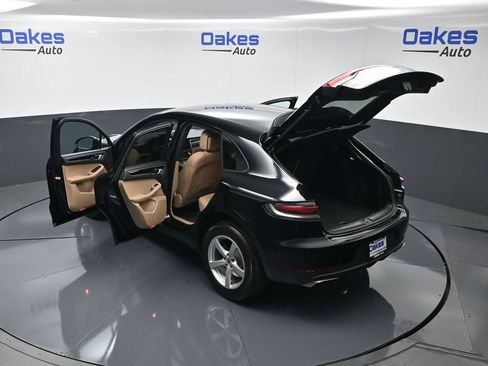 Used 2020 Porsche Macan AWD/4WD image 58