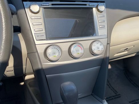 Used 2011 Toyota Camry LE w/ LE Extra-Value Pkg FWD image 13