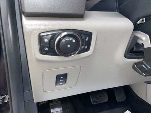 Used 2017 Ford F150 XLT w/ Equipment Group 302A Luxury image 28