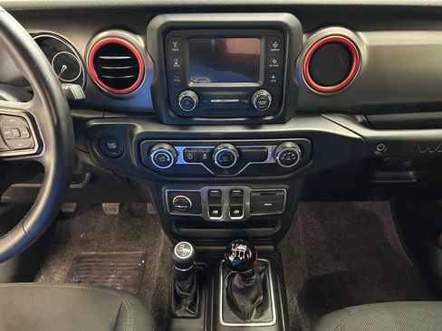 Used 2019 Jeep Wrangler Sport AWD/4WD image 17