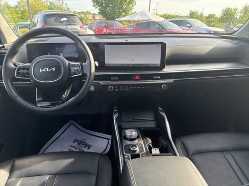 Certified 2025 Kia Sorento EX AWD/4WD image 16