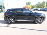 New 2025 Volkswagen Tiguan SE image 2