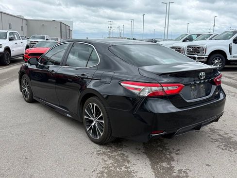 Used 2018 Toyota Camry SE w/ Convenience Package FWD image 20