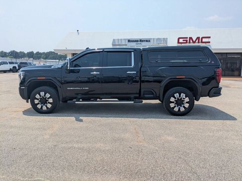 Used 2025 GMC Sierra 2500 Denali w/ Technology Package AWD/4WD image 2