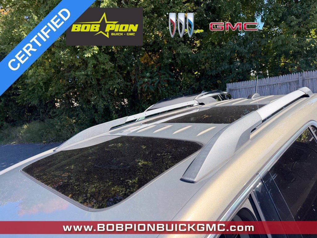 Used 2019 GMC Acadia SLT AWD/4WD image 4