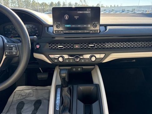 New 2025 Honda Accord SE image 15