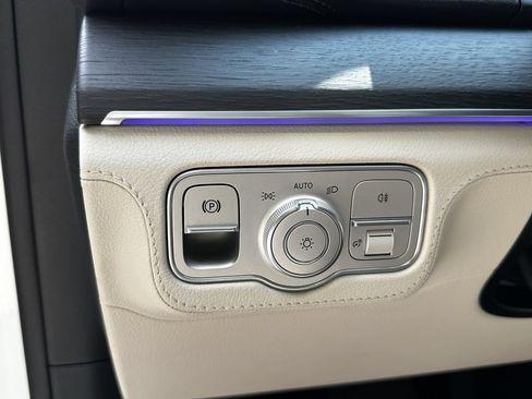Certified 2025 Mercedes-Benz GLE 450e 4MATIC image 34