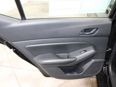 Used 2024 Nissan Altima 2.5 SV FWD image 18