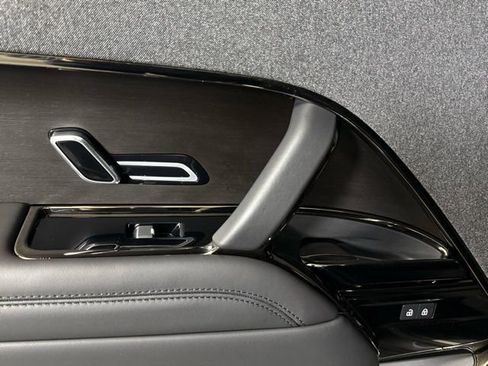 Certified 2023 Land Rover Range Rover Sport SE Dynamic image 23