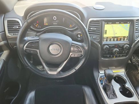 Used 2018 Jeep Grand Cherokee Altitude AWD/4WD image 11