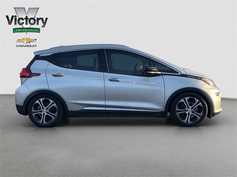 Used 2017 Chevrolet Bolt Premier w/ Driver Confidence II Package image 7