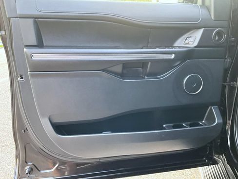 Used 2021 Ford Expedition Max XLT AWD/4WD image 10